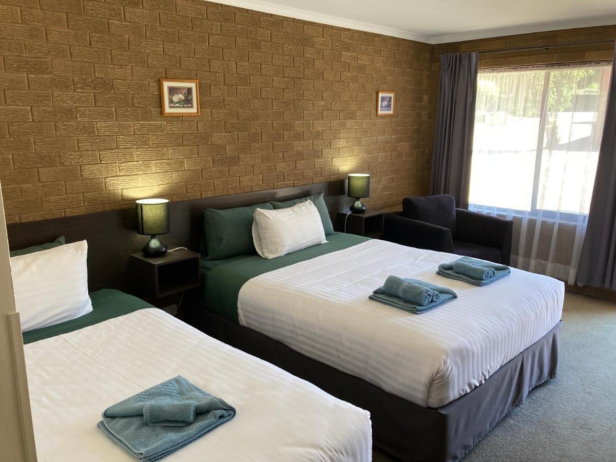 Camellia Motel Narrandera Exterior photo